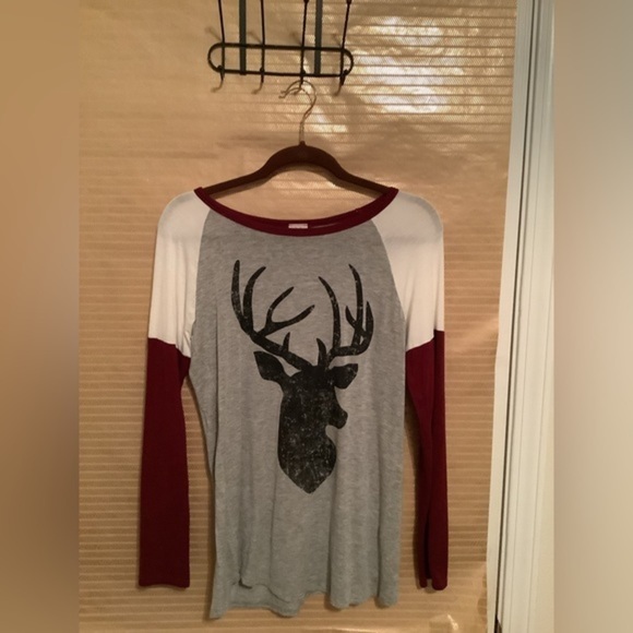 PINK FOOT Tops - GRAPHIC TEE~DEER DESIGN~TRI-COLORED~LG